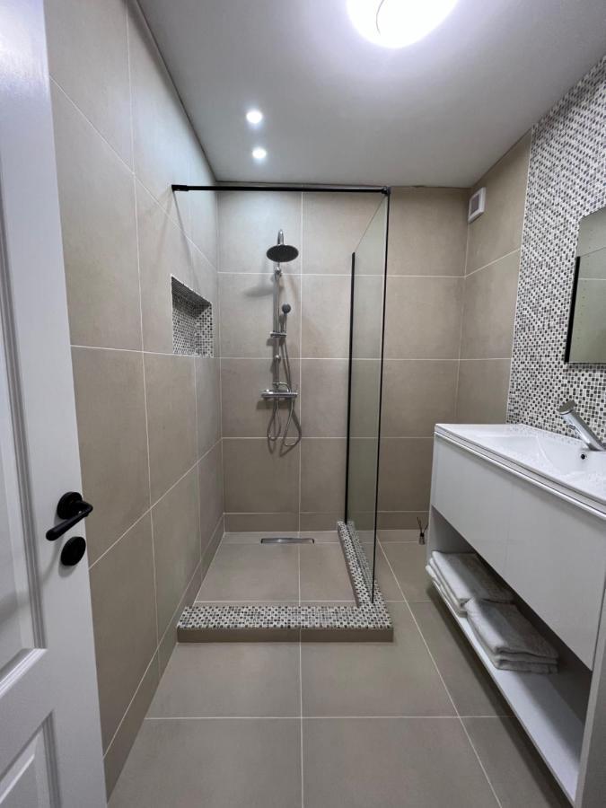 Vila Adelis فاما فيكي المظهر الخارجي الصورة